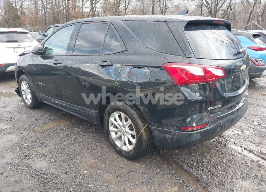 Photo 3 of 2019 Chevrolet Equinox LS (VIN 2GNAXSEV9K6197767)