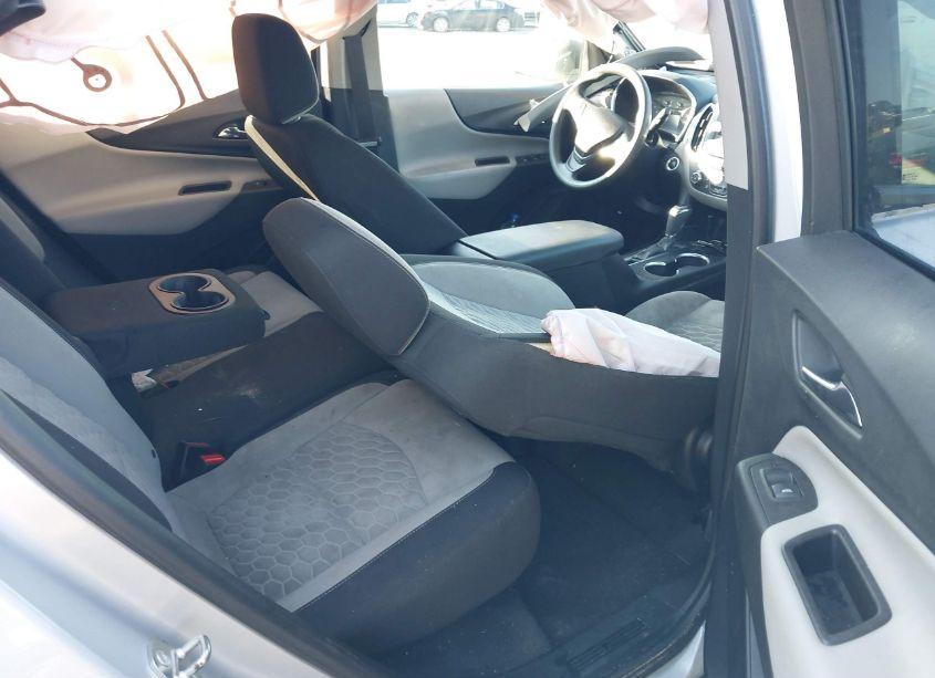 Photo 8 of 2019 Chevrolet Equinox LS (VIN 2GNAXSEV9K6224272)