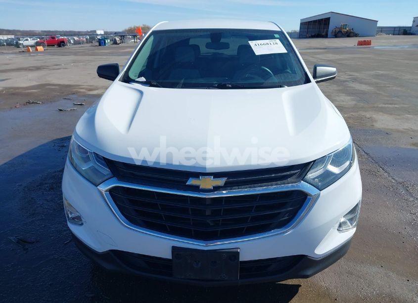 Photo 6 of 2019 Chevrolet Equinox LS (VIN 2GNAXSEV9K6264786)