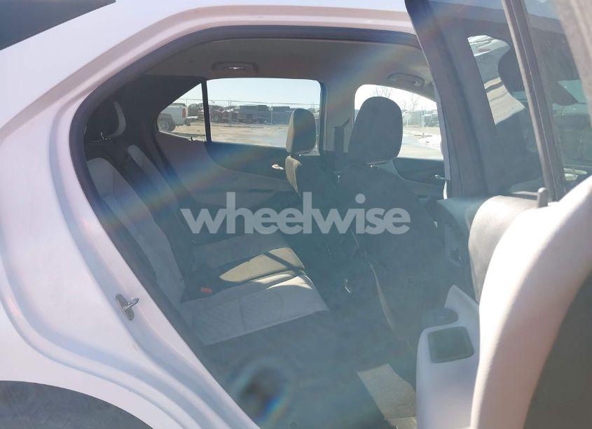 Photo 8 of 2019 Chevrolet Equinox LS (VIN 2GNAXSEV9K6264786)