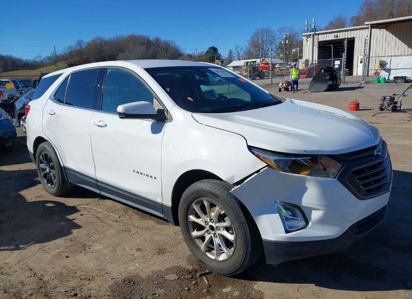 2018 Chevrolet Equinox LT (VIN 2GNAXSEVXJ6133560) main photo