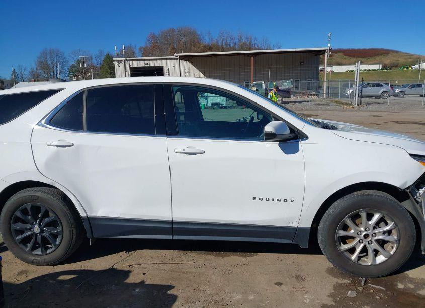 Photo 13 of 2018 Chevrolet Equinox LT (VIN 2GNAXSEVXJ6133560)