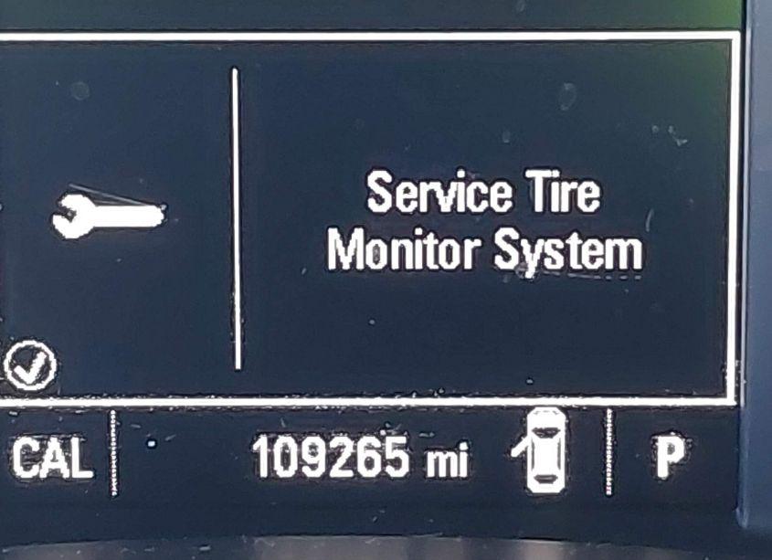 Photo 15 of 2018 Chevrolet Equinox LT (VIN 2GNAXSEVXJ6133560)