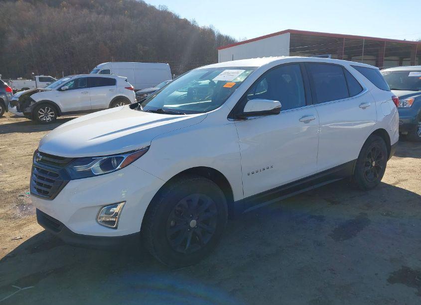 Photo 2 of 2018 Chevrolet Equinox LT (VIN 2GNAXSEVXJ6133560)