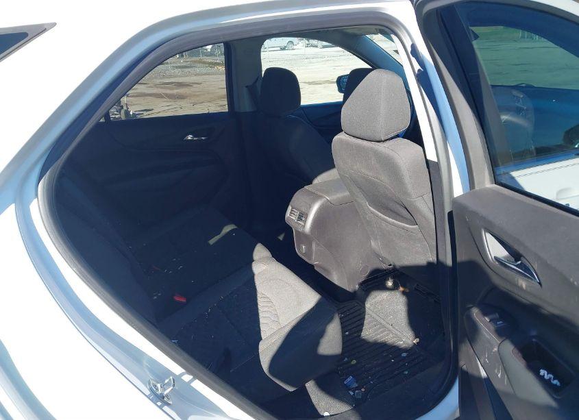 Photo 8 of 2018 Chevrolet Equinox LT (VIN 2GNAXSEVXJ6133560)