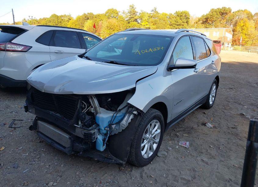 Photo 2 of 2018 Chevrolet Equinox LT (VIN 2GNAXSEVXJ6157129)