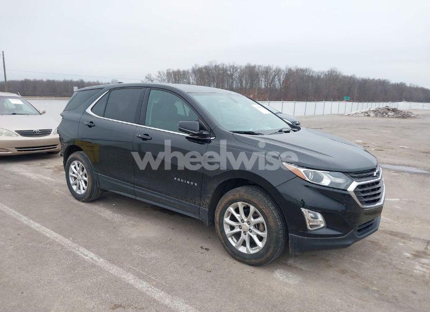 2018 Chevrolet Equinox LT (VIN 2GNAXSEVXJ6222643) main photo