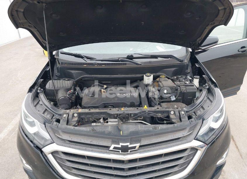 Photo 10 of 2018 Chevrolet Equinox LT (VIN 2GNAXSEVXJ6222643)