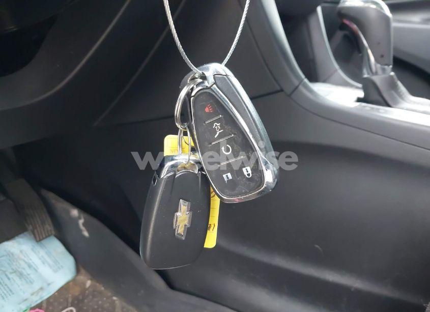 Photo 11 of 2018 Chevrolet Equinox LT (VIN 2GNAXSEVXJ6222643)