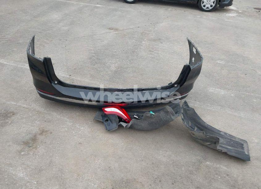 Photo 12 of 2018 Chevrolet Equinox LT (VIN 2GNAXSEVXJ6222643)