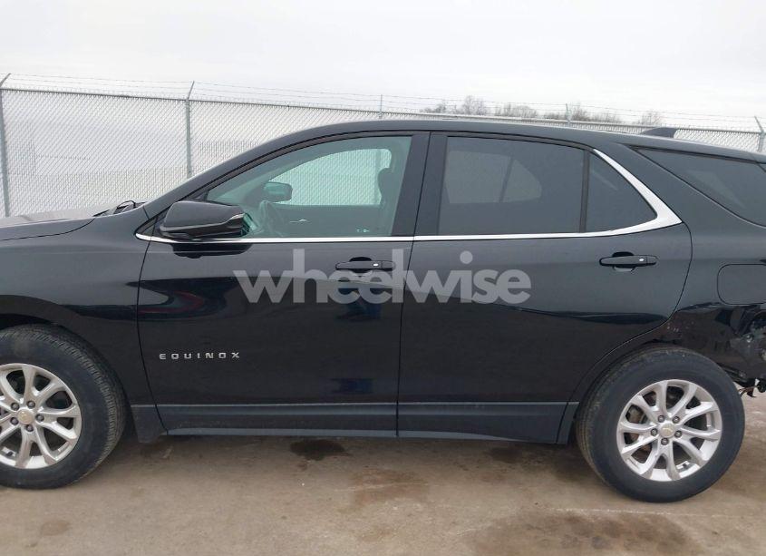 Photo 15 of 2018 Chevrolet Equinox LT (VIN 2GNAXSEVXJ6222643)
