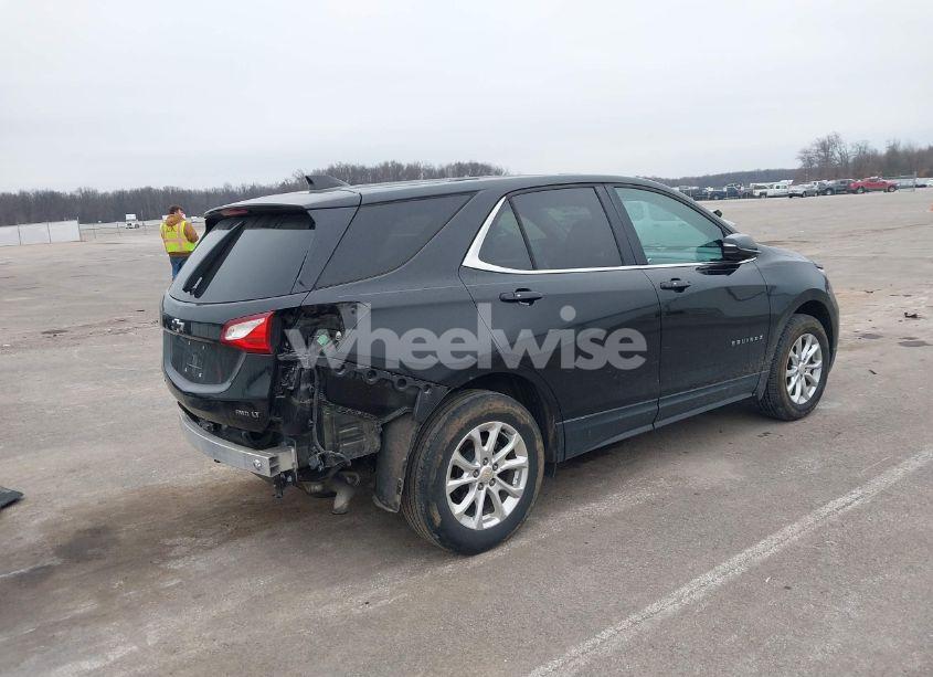 Photo 4 of 2018 Chevrolet Equinox LT (VIN 2GNAXSEVXJ6222643)