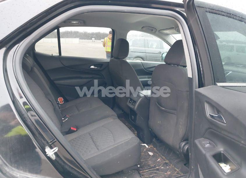 Photo 8 of 2018 Chevrolet Equinox LT (VIN 2GNAXSEVXJ6222643)