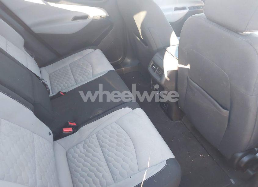 Photo 8 of 2018 Chevrolet Equinox LT (VIN 2GNAXSEVXJ6238325)