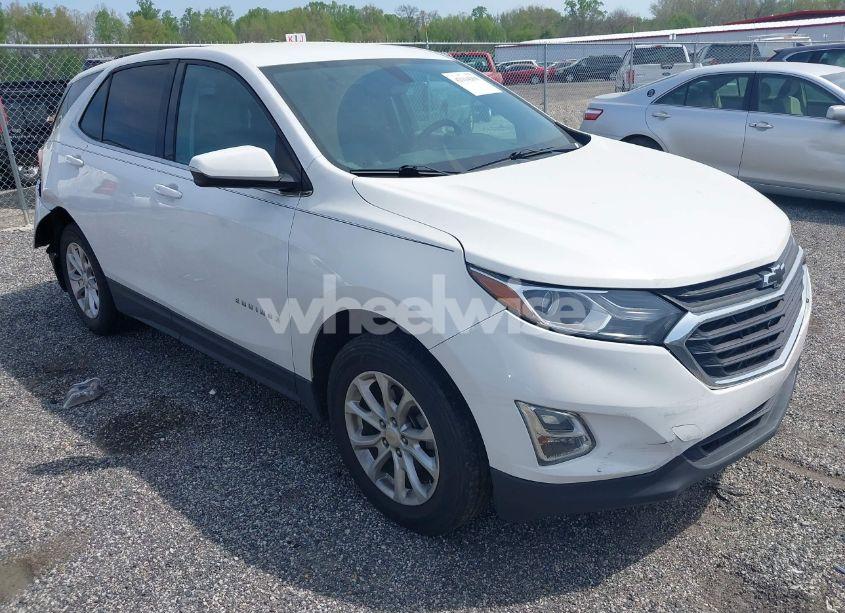 2018 Chevrolet Equinox LT (VIN 2GNAXSEVXJ6250457) main photo