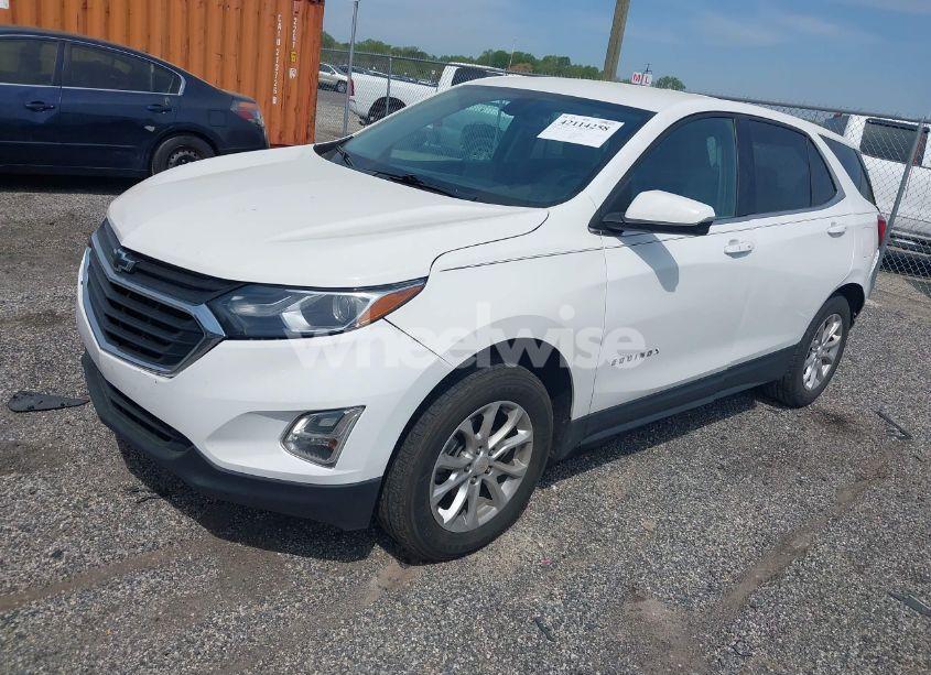 Photo 2 of 2018 Chevrolet Equinox LT (VIN 2GNAXSEVXJ6250457)