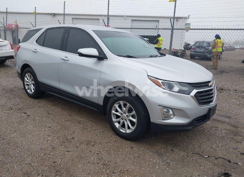 2018 Chevrolet Equinox LT (VIN 2GNAXSEVXJ6250927) main photo
