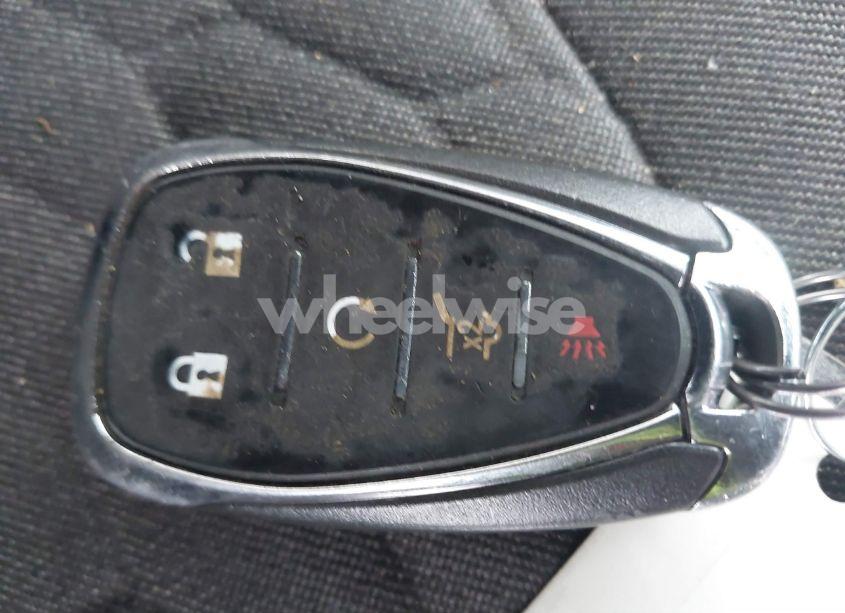 Photo 11 of 2018 Chevrolet Equinox LT (VIN 2GNAXSEVXJ6250927)