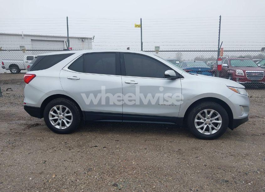 Photo 13 of 2018 Chevrolet Equinox LT (VIN 2GNAXSEVXJ6250927)