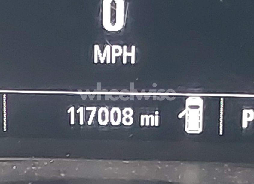 Photo 15 of 2018 Chevrolet Equinox LT (VIN 2GNAXSEVXJ6250927)