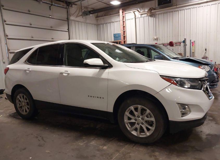Photo 13 of 2018 Chevrolet Equinox LT (VIN 2GNAXSEVXJ6268716)