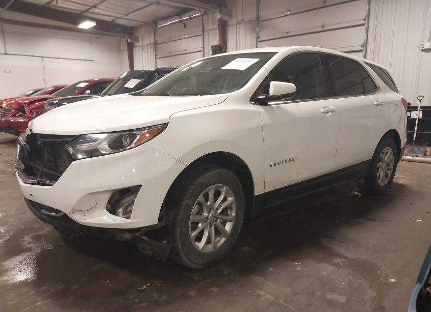 Photo 2 of 2018 Chevrolet Equinox LT (VIN 2GNAXSEVXJ6268716)
