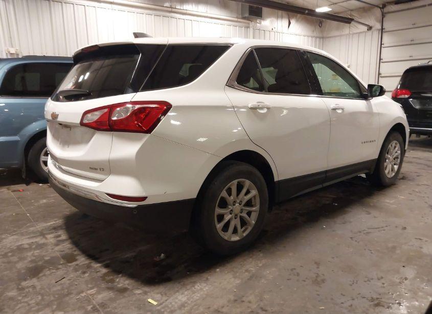 Photo 4 of 2018 Chevrolet Equinox LT (VIN 2GNAXSEVXJ6268716)