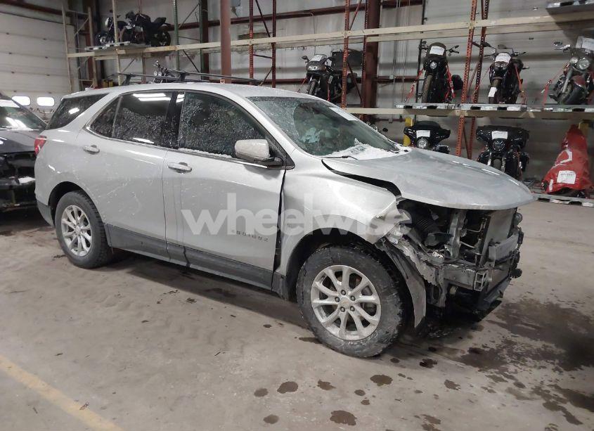 2018 Chevrolet Equinox LT (VIN 2GNAXSEVXJ6288870) main photo