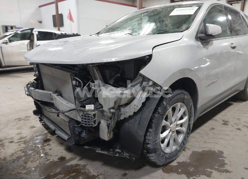 Photo 19 of 2018 Chevrolet Equinox LT (VIN 2GNAXSEVXJ6288870)