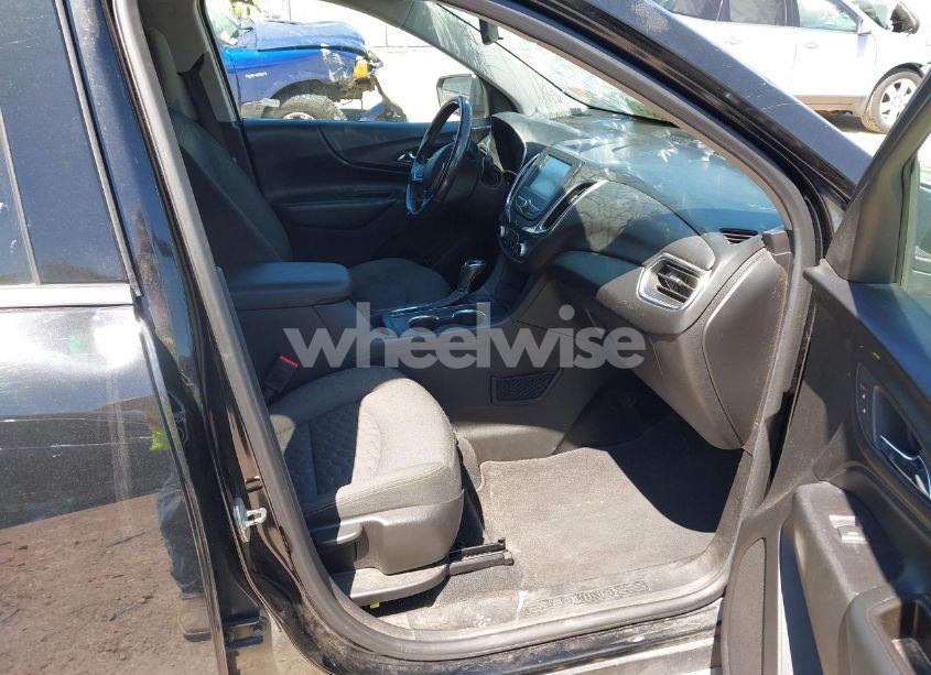 Photo 5 of 2018 Chevrolet Equinox LT (VIN 2GNAXSEVXJ6290473)