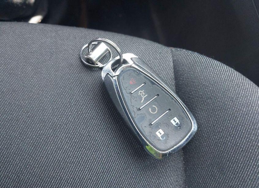 Photo 11 of 2018 Chevrolet Equinox LT (VIN 2GNAXSEVXJ6296449)