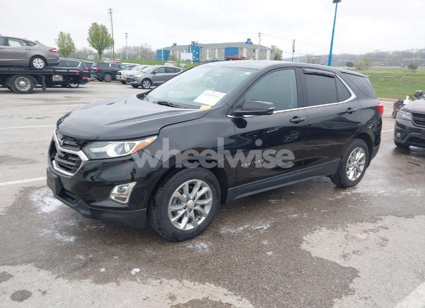 Photo 2 of 2018 Chevrolet Equinox LT (VIN 2GNAXSEVXJ6321320)