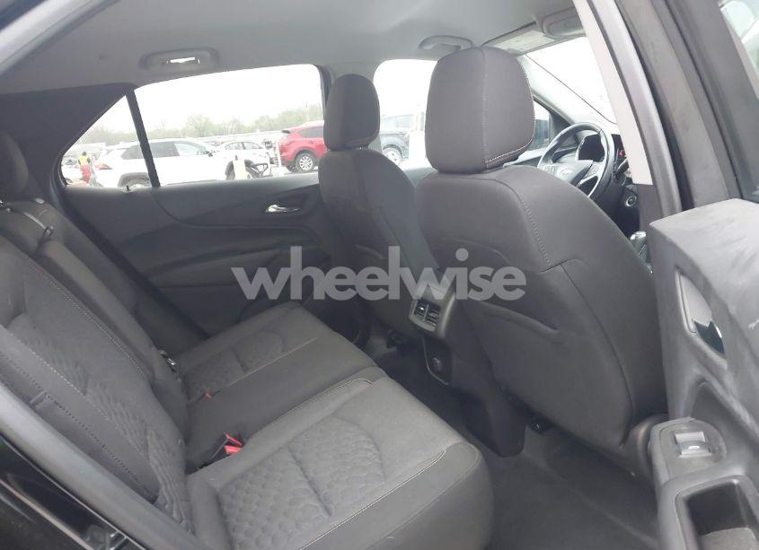 Photo 8 of 2018 Chevrolet Equinox LT (VIN 2GNAXSEVXJ6321320)