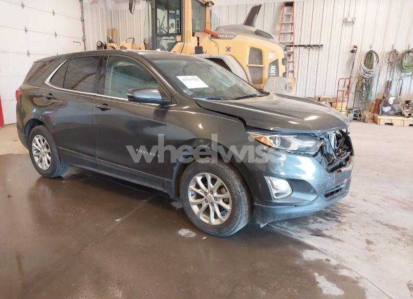 2018 Chevrolet Equinox LT (VIN 2GNAXSEVXJ6345570) main photo