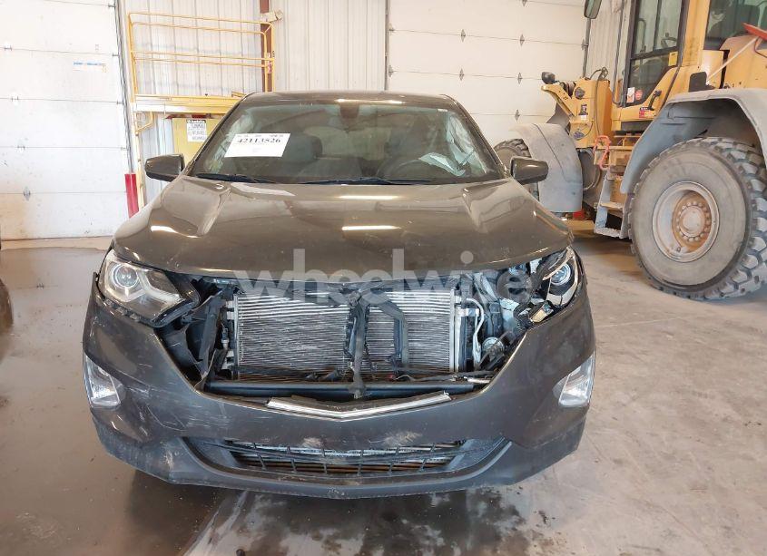 Photo 12 of 2018 Chevrolet Equinox LT (VIN 2GNAXSEVXJ6345570)