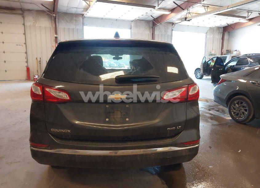 Photo 16 of 2018 Chevrolet Equinox LT (VIN 2GNAXSEVXJ6345570)