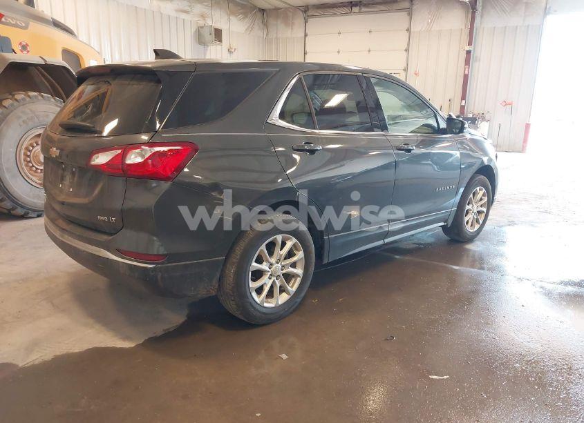 Photo 4 of 2018 Chevrolet Equinox LT (VIN 2GNAXSEVXJ6345570)