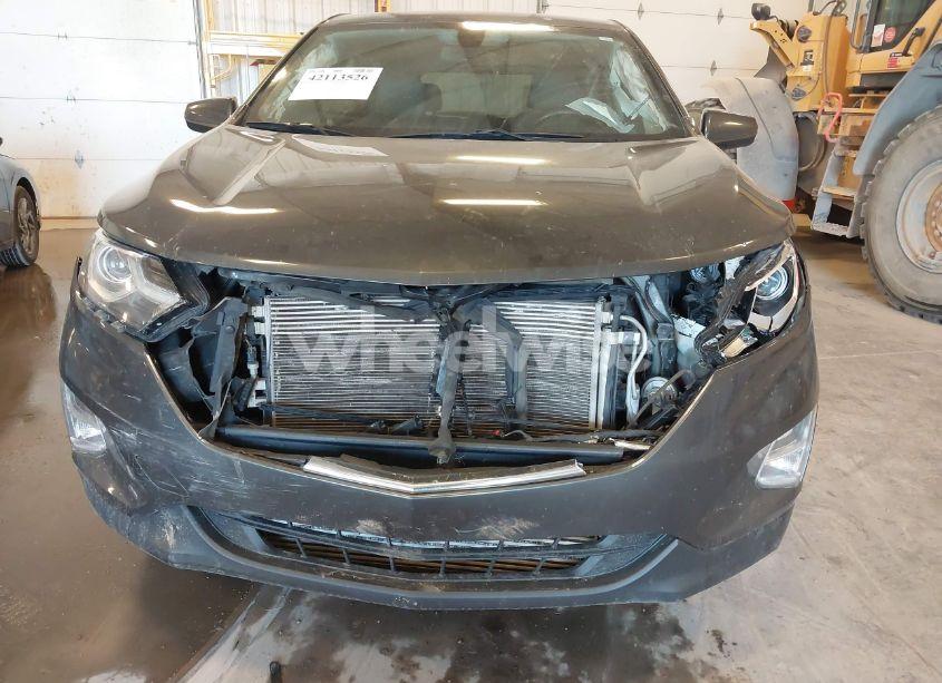 Photo 6 of 2018 Chevrolet Equinox LT (VIN 2GNAXSEVXJ6345570)