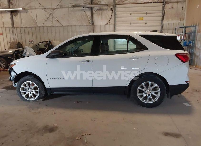 Photo 14 of 2019 Chevrolet Equinox LS (VIN 2GNAXSEVXK6133107)
