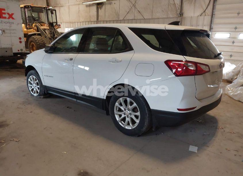 Photo 3 of 2019 Chevrolet Equinox LS (VIN 2GNAXSEVXK6133107)