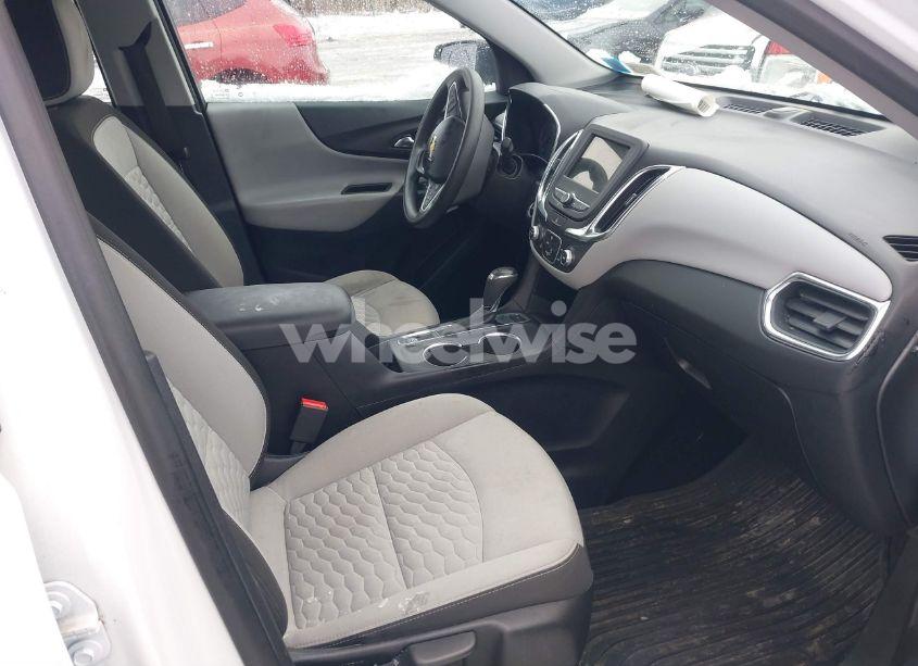 Photo 5 of 2019 Chevrolet Equinox LS (VIN 2GNAXSEVXK6133107)