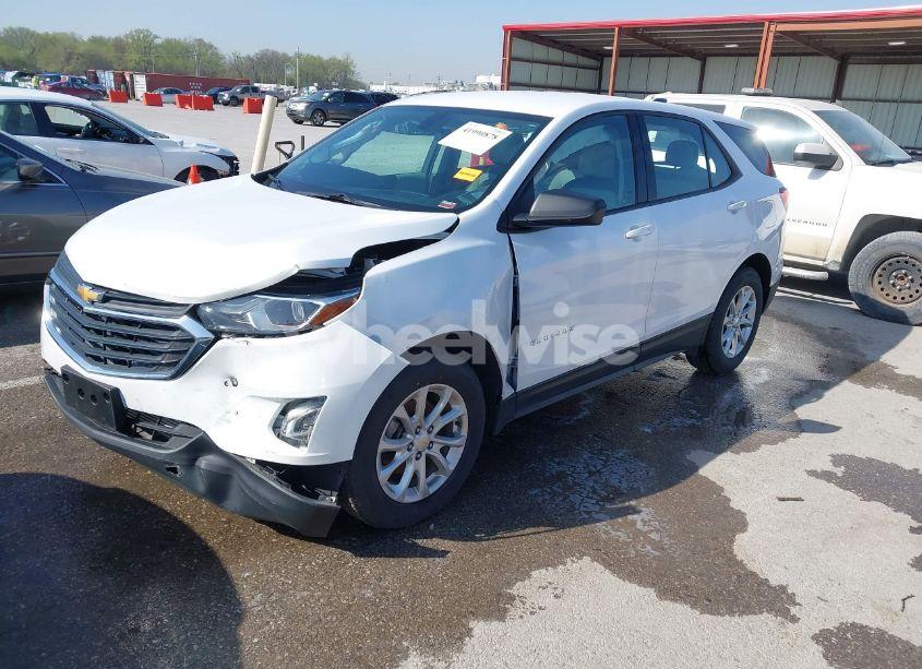 Photo 2 of 2019 Chevrolet Equinox LS (VIN 2GNAXSEVXK6279099)