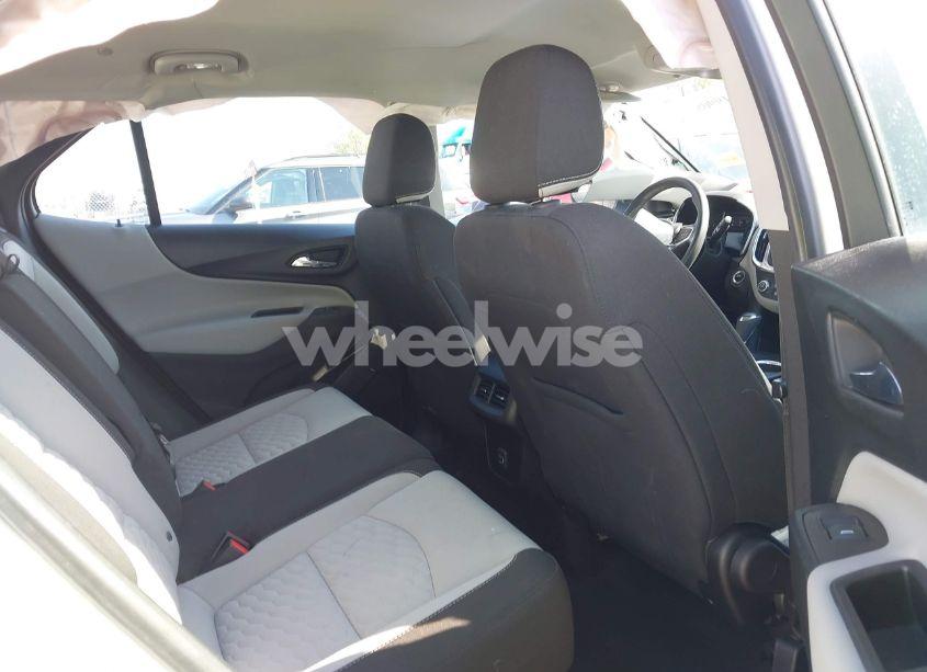 Photo 8 of 2019 Chevrolet Equinox LS (VIN 2GNAXSEVXK6279099)