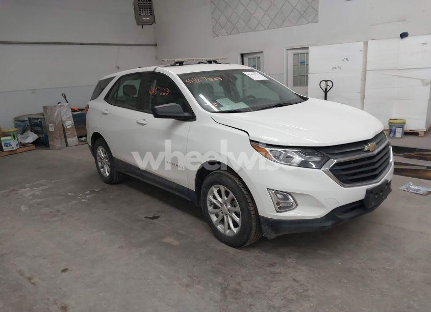 2020 Chevrolet Equinox AWD LS (VIN 2GNAXSEVXL6198766) main photo