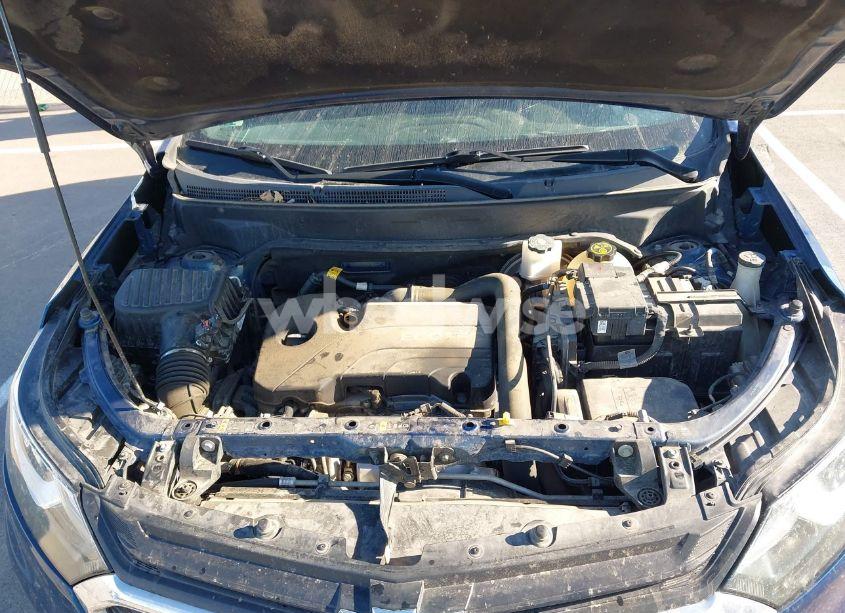 Photo 10 of 2019 Chevrolet Equinox LT (VIN 2GNAXTEV0K6138242)