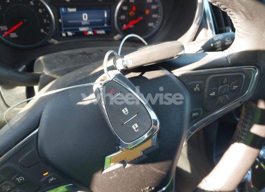 Photo 11 of 2019 Chevrolet Equinox LT (VIN 2GNAXTEV0K6138242)