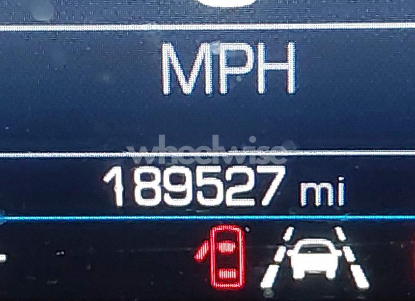 Photo 15 of 2019 Chevrolet Equinox LT (VIN 2GNAXTEV0K6138242)