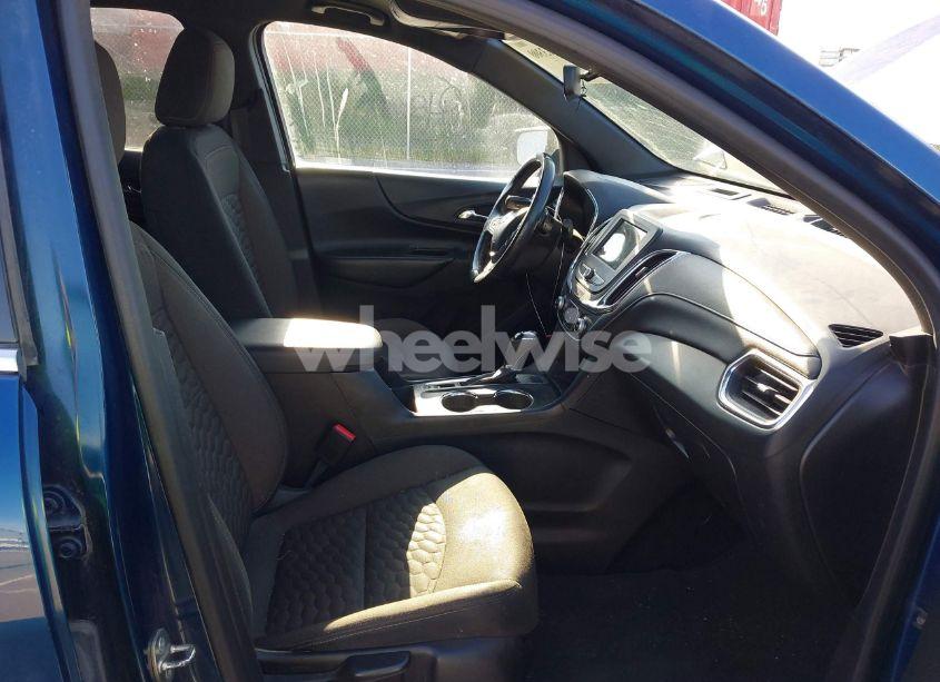 Photo 5 of 2019 Chevrolet Equinox LT (VIN 2GNAXTEV0K6138242)