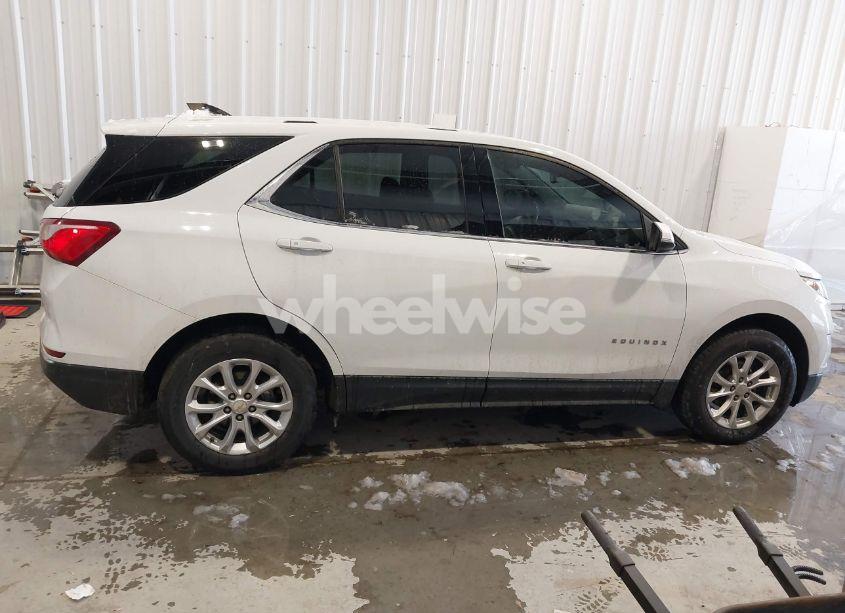 Photo 13 of 2019 Chevrolet Equinox LT (VIN 2GNAXTEV0K6221282)