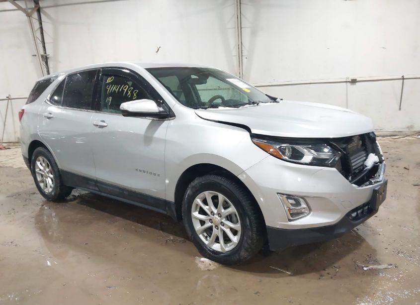 2019 Chevrolet Equinox LT (VIN 2GNAXTEV0K6236185) main photo